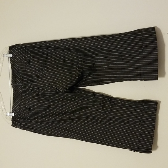 Stretch Pinstripe Capris Pants by Larry Levine - Picture 2 of 9
